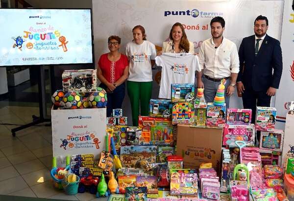 Punto Farma se suma al Banco de juguetes - Empresariales - ABC Color