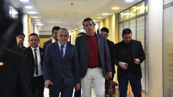 Los senadores maniobraron para evitar críticas por autoaumentos