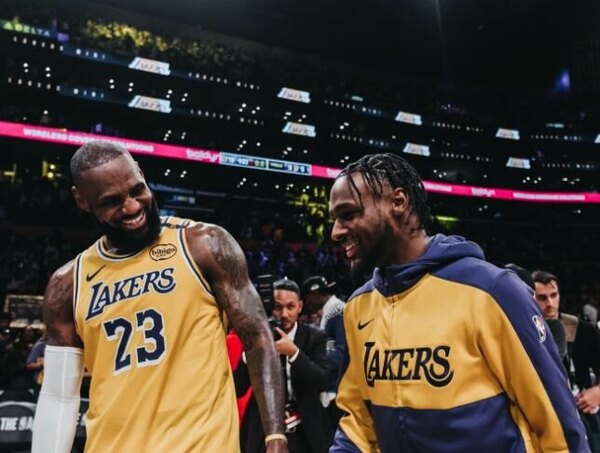 Versus / El hijo de LeBron James anota sus primeros puntos en Cleveland