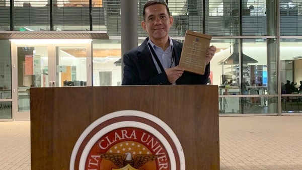 La Fundación Paraguaya recibe el premio a la “Excelencia en Impacto Social” de la Universidad de Santa Clara, de EE. UU.