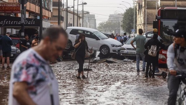 Inundaciones en España: Dos paraguayas están en albergue y otro pide ayuda para recuperar su casa