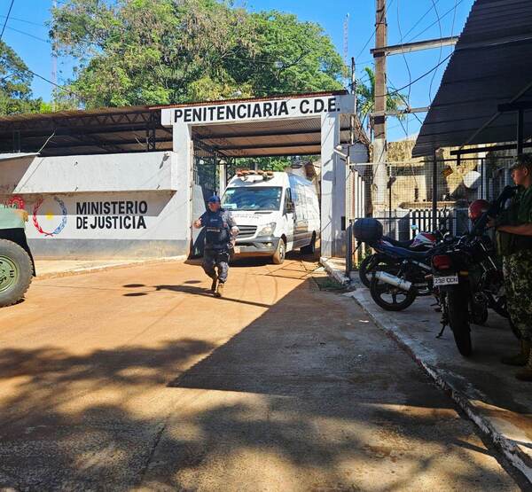 Veintitrés reos trasladados a la cárcel de “máxima seguridad” de Minga Guazú - La Clave