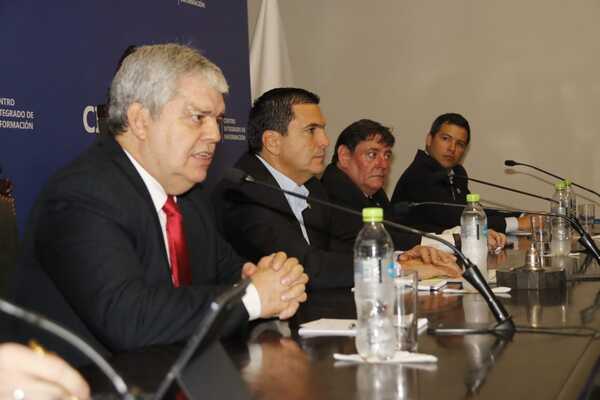 Gobierno, Fiscalía y APF se unen por la seguridad en el fútbol - .::Agencia IP::.