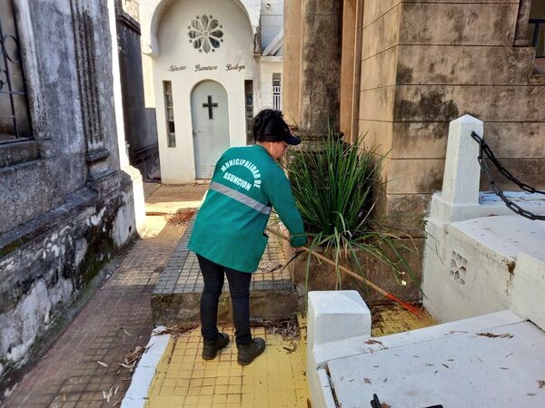 POR HALLOWEEN REFUERZAN CONTROLES EN CEMENTERIOS DE ASUNCIÓN