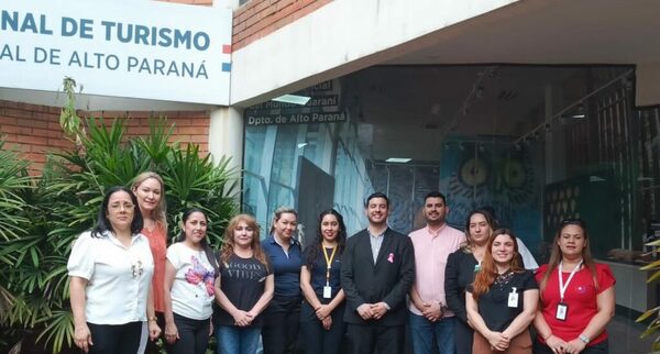 Entregan certificados de competencia a 150 trabajadores de hoteles encarnacenos