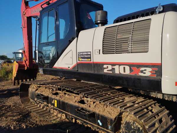 Excavadoras de orugas son la solución ideal para terrenos difíciles - Amigo Camionero
