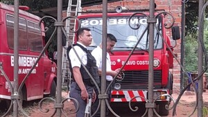 San Antonio: Tensión en cuartel de bomberos por intento de desalojo, con voluntarias demoradas