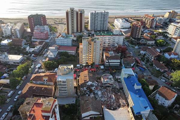 Encuentran entre los escombros a la dueña del hotel derrumbado en Argentina - Mundo - ABC Color