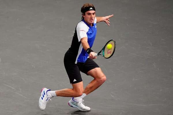 Cerúndolo cae ante Tsitsipas y deja el Masters de París sin argentinos - Tenis - ABC Color