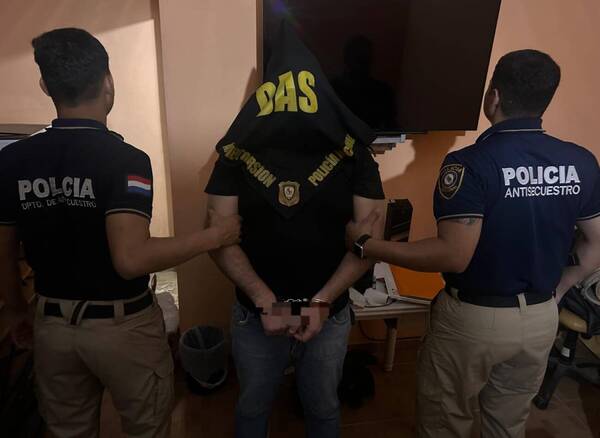 Detuvieron a una “modelo” con barba y bigote: había que era un arriero sospechoso de sextorsión