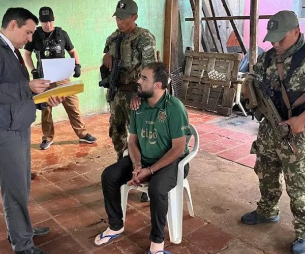 Detienen a hombre por intentar enviar cocaína en Francia