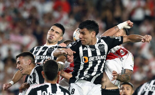 Junior Alonso destaca en la serie de semifinales y fue incluído en el equipo de la semana