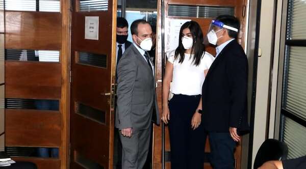 Patricia Ferreira condenada a 4 años de cárcel por ingreso irregular de medicamentos - Noticiero Paraguay