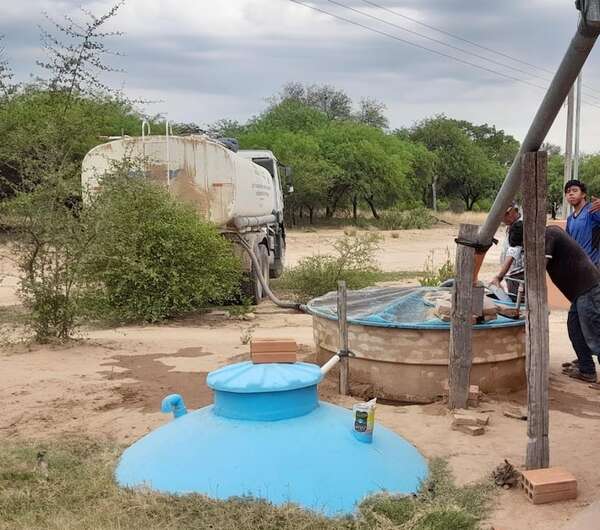 Chaco: mientras se esperan las lluvias, continúa abastecimiento de agua a diversas localidades - Noticias del Chaco - ABC Color