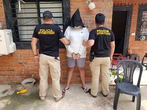 Mariano Roque Alonso: Policía recupera vehículo robado y detiene a presunto autor  - Policiales - ABC Color