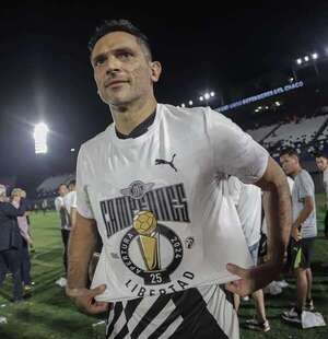 Libertad: Roque, de la cancha a la oficina - Fútbol - ABC Color