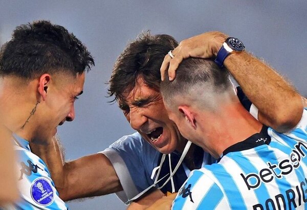 Versus / El Racing de Costas supera al Corinthians y se anota para la gran final de Asunción