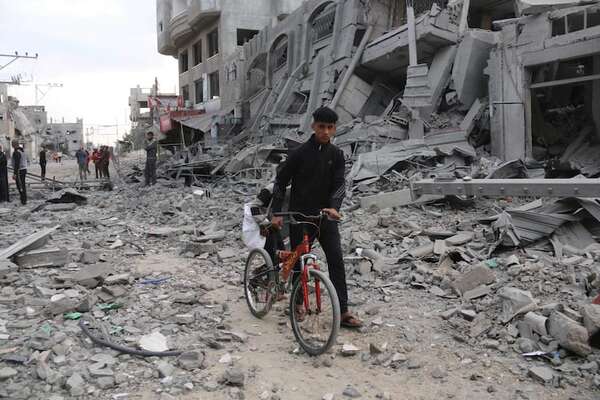 Cerca de 50 muertos en el centro de Gaza tras una noche de ataques israelíes - Mundo - ABC Color
