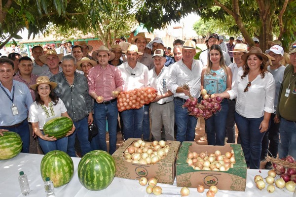 JORNADA DE CAMPO SOBRE PRODUCCIÓN SOSTENIBLE DE PAPA Y CEBOLLA EN LA FINCA FAMILIAR - Itapúa Noticias