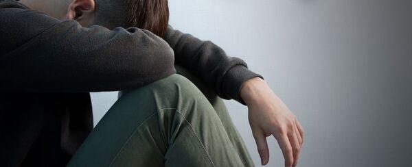 Le metieron los cuernos y abusó sexualmente de su sombrero - ADN Digital