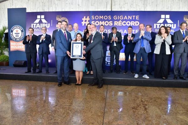 Itaipu recibe reconocimiento de Guinness World Records por la mayor producción de energía acumulada - El Trueno