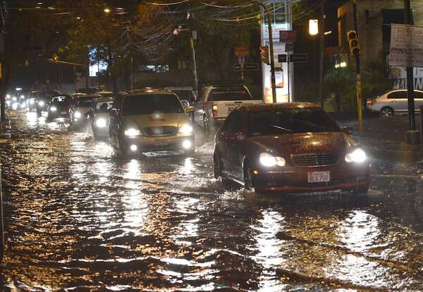 Meteorología renueva su alerta: ¿dónde caerían las lluvias y tormentas? - Clima - ABC Color