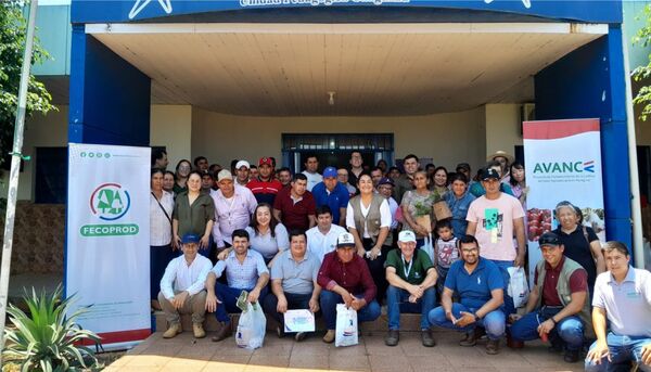 Foro de Actores en la Universidad Católica de Caaguazú Fortalece la Producción de Tomate en el Departamento