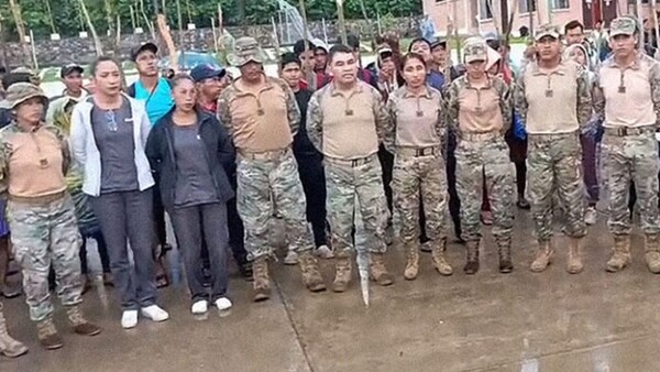 Grupo de militares denuncian que son "rehenes" de seguidores de Evo Morales y "corren peligro"