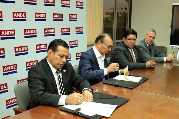 Paraguay y Bolivia podrán interconectarse: ANDE y ENDE firman acuerdo - Economía - ABC Color