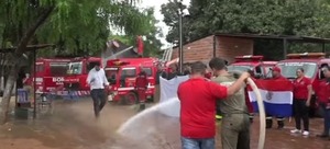 Fiscal intentó desalojar a bomberos sin orden judicial y lleva detenidos a dos voluntarios