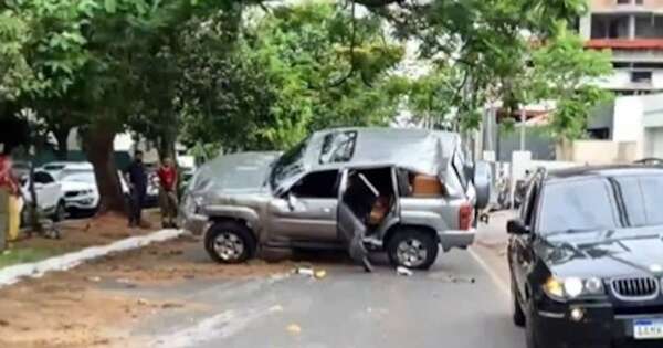 La Nación / Desgracia con suerte: camioneta volcó en Asunción, pero no se reportaron víctimas fatales