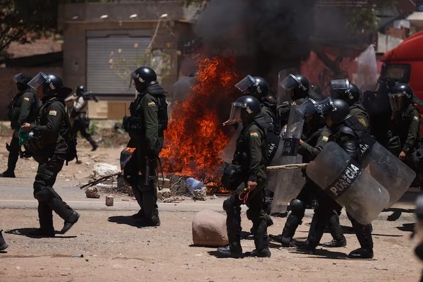 Bolivia: Seguidores de Evo Morales toman cuartel y retienen a 20 militares