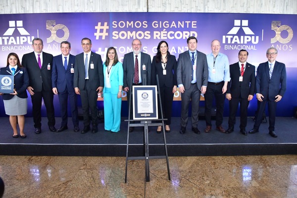Central Hidroeléctrica de Itaipú conquistó un Récord Guinness - trece