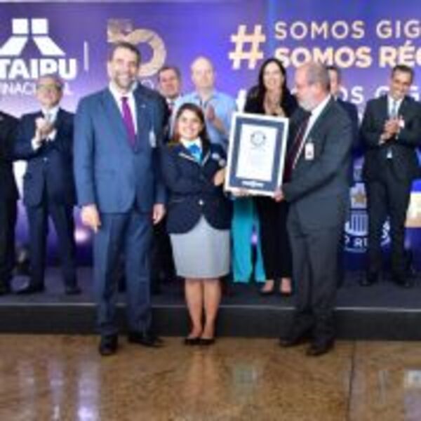 ITAIPU obtiene el GUINNESS WORLD RECORDS por ser la hidroeléctrica con mayor producción acumulada de energía :: Presidencia de la República del Paraguay