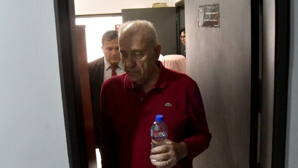 Acusan y piden juicio para actuaria por modificar expediente de RGD