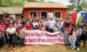 Gobierno entrega 67 nuevas viviendas en Caazapá y Buena Vista