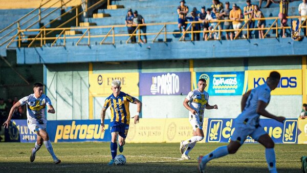 Versus / Duelo de auriazules en la ciudad de Luque