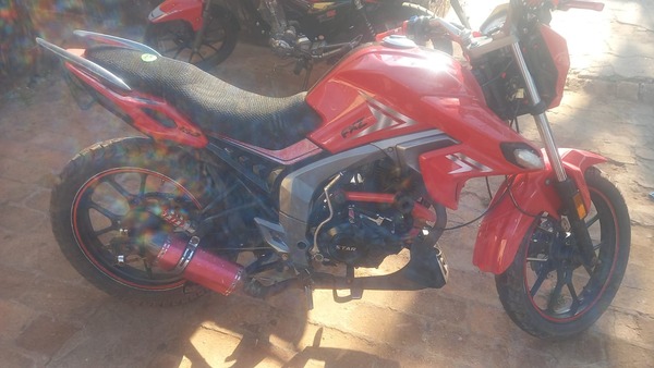Persecución policial culmina con incautación de motocicleta en Concepción