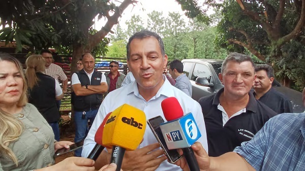 Ministro Giménez elude aclarar incremento patrimonial millonario