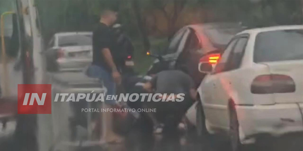 HOMBRE FUE APLASTADO POR UN AUTOMÓVIL MIENTRAS CONSULTABA UNA DIRECCIÓN EN ENCARNACIÓN - Itapúa Noticias
