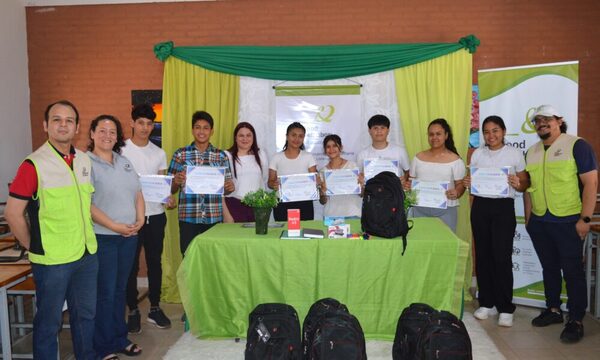Construyendo Futuro: concluye programa de capacitación a adolescentes para el primer empleo