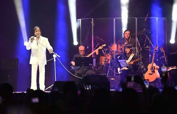 Roberto Carlos apuesta a las baladas en su noche de reencuentro con Paraguay - Música - ABC Color