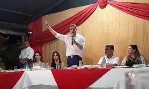 Mario Abdo se opone a reforma constitucional por intereses personales y bromea sobre la reelección - OviedoPress