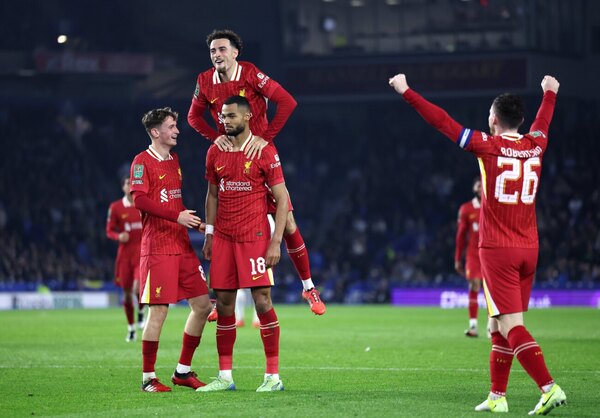 Versus / Manchester City pierde y Liverpool es el nuevo líder de la Premier League