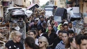 España envía 10.000 efectivos más para buscar desaparecidos por el temporal en Valencia