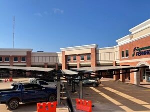 Sombra y a la vez generación de energía en estacionamiento vehicular en Filadelfia