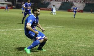Versus / 'Pinti' Álvarez lleva sus goles al fútbol de tierra adentro