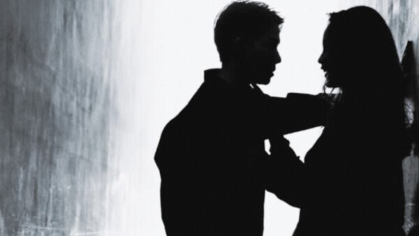 “Mi amante se está por casar con su novia y no sé cómo salir de él”