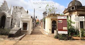 La Nación / Qué solos se quedan los muertos