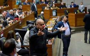 Pese a sobrepoblación alargan lista de personas ubicadas en el Parlamento - Política - ABC Color